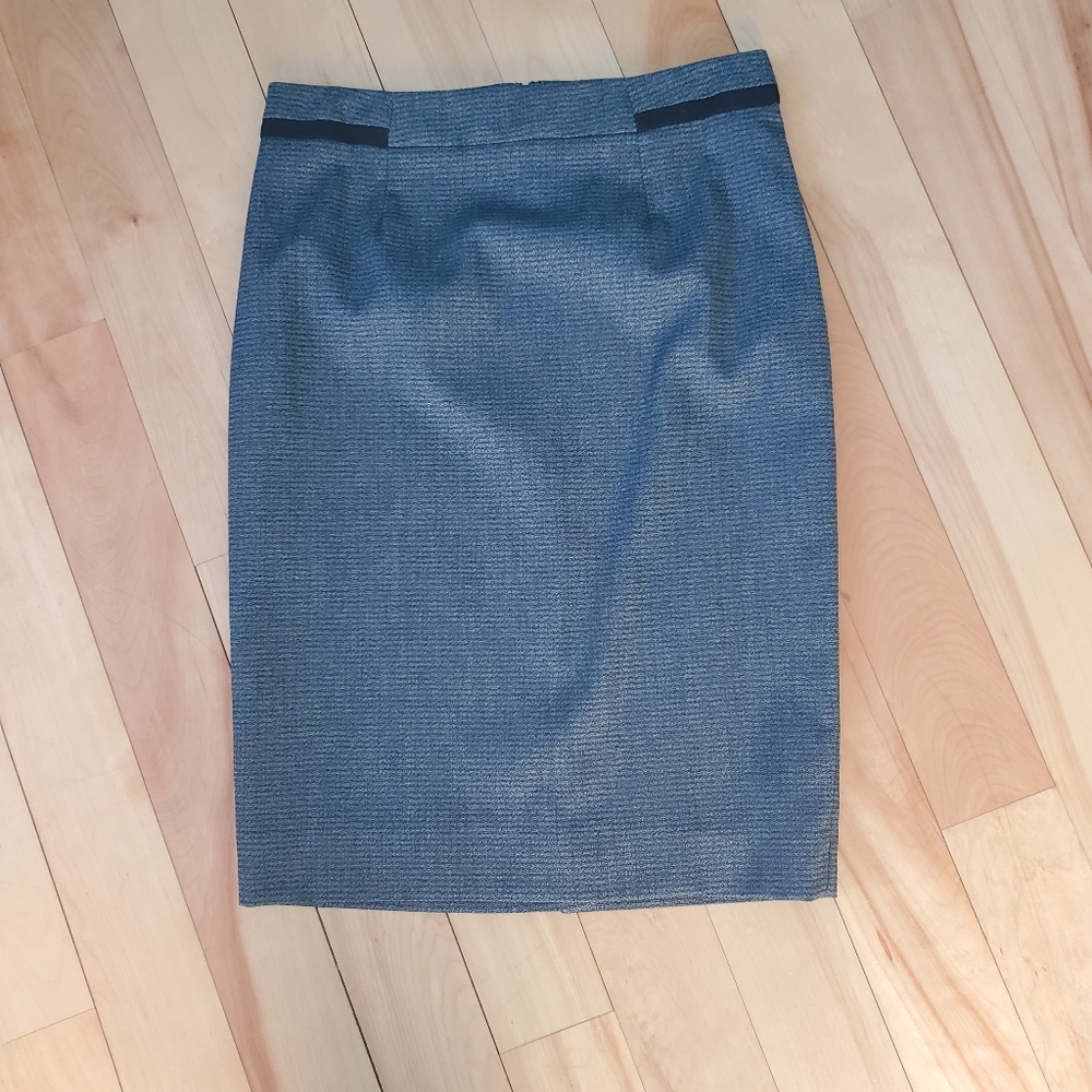 Le Chateau - Skirt size 2
